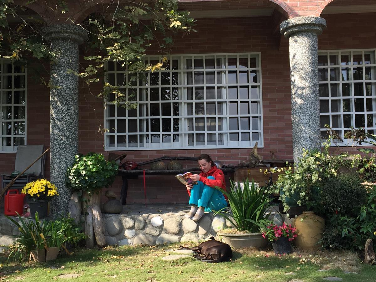 Wisdom Garden Home Stay Yuli Exteriör bild